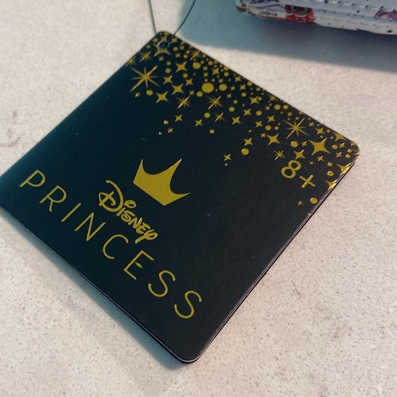 NWT Loungefly Disney Snow White Tattoo Full Zip Wallet - Picture 3 of 11